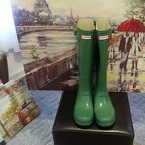 Olive green Hunter boots, pre-owned in great cond
